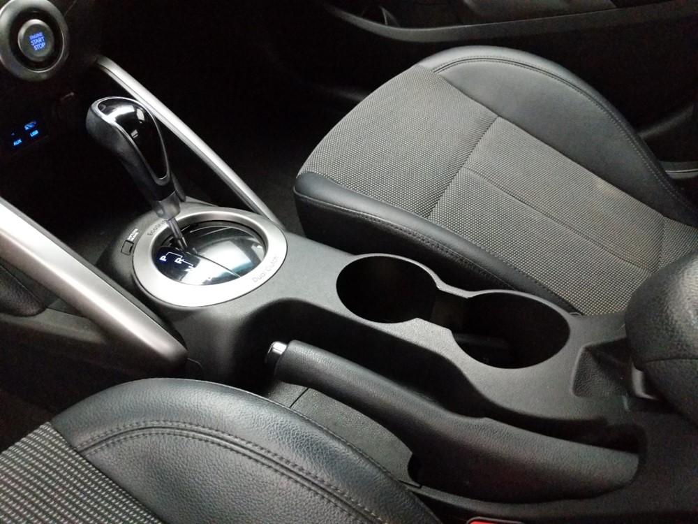 2016 Hyundai Veloster - Center Console/Cup Holders