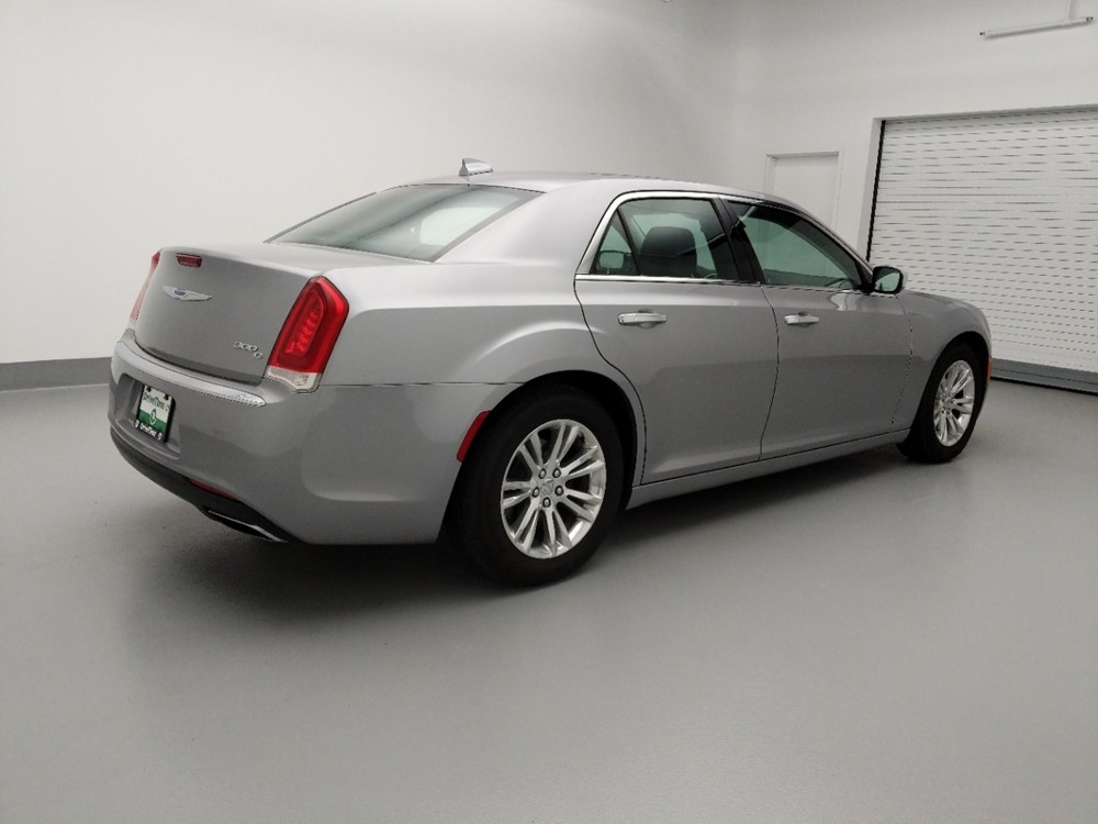 2017 Chrysler 300 - Passenger Rear Side
