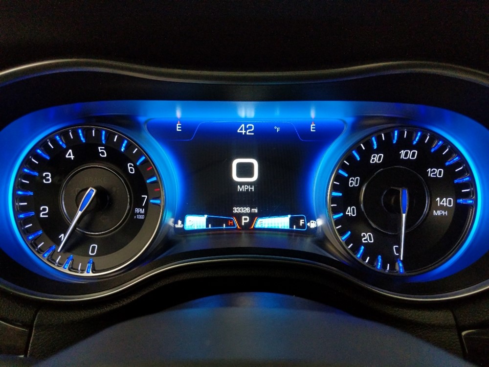 2017 Chrysler 300 - Odometer Close Up