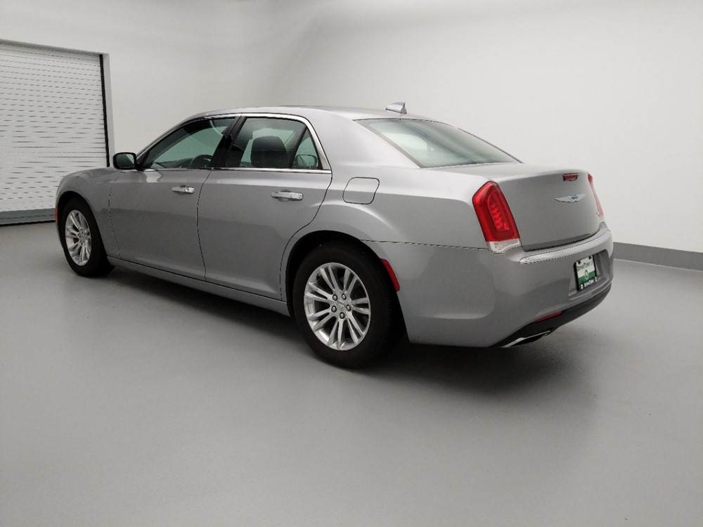 2017 Chrysler 300 - Driver Rear Side