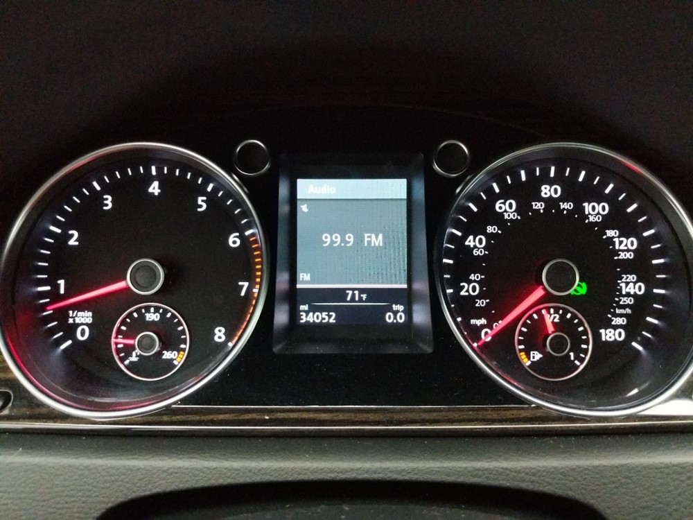 2014 Volkswagen CC - Odometer Close Up