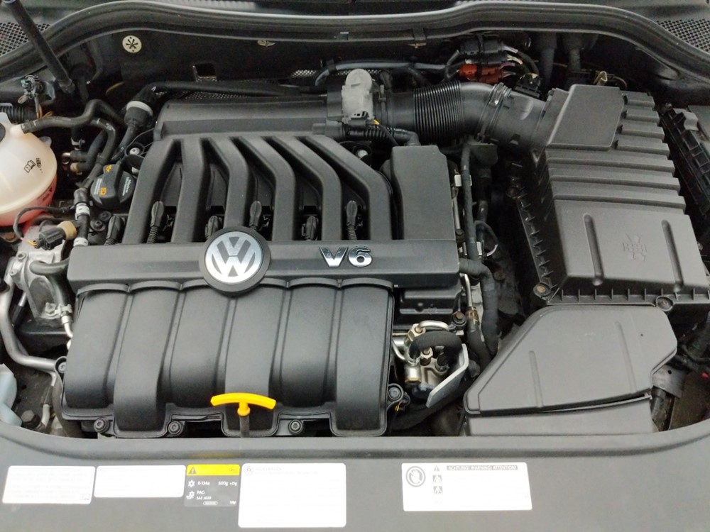 2014 Volkswagen CC - Engine