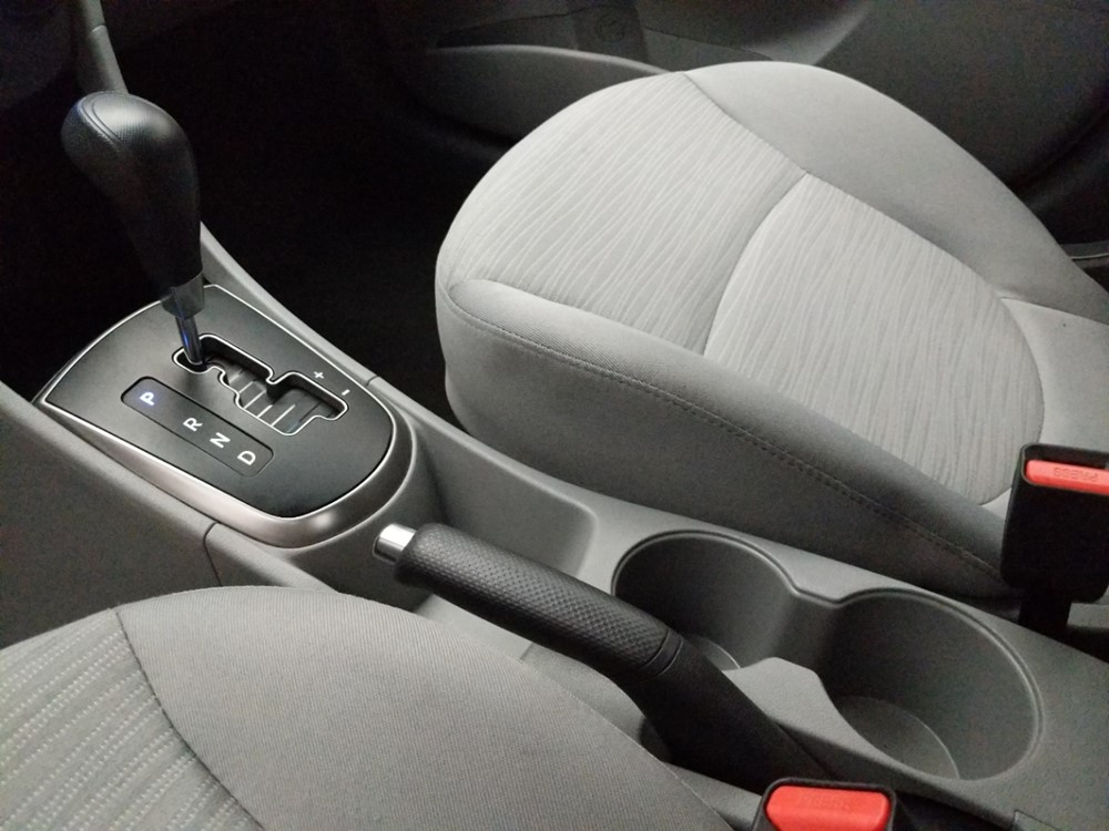 2017 Hyundai Accent - Center Console/Cup Holders