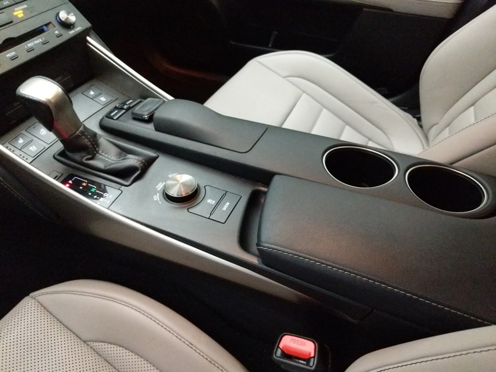 2015 Lexus IS 350 - Center Console/Cup Holders