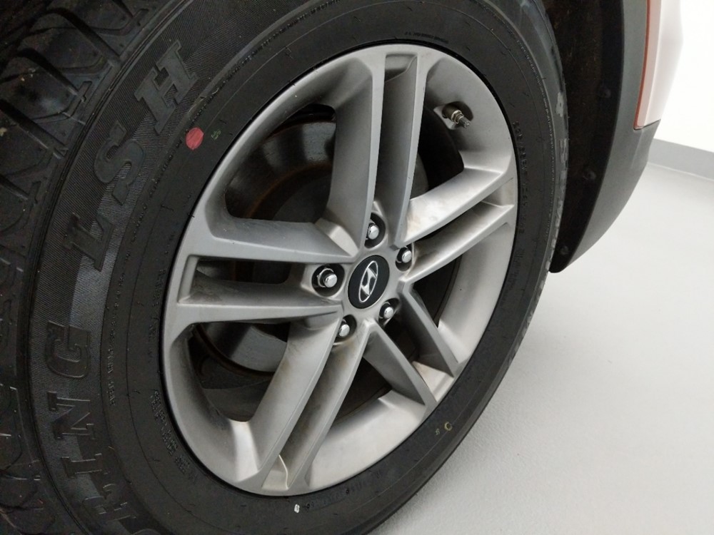 2017 Hyundai Santa Fe - Wheel