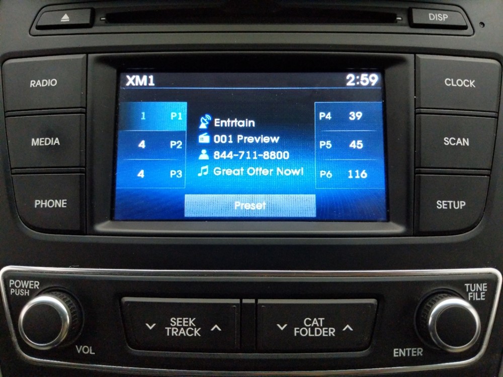 2017 Hyundai Santa Fe - Stereo Package