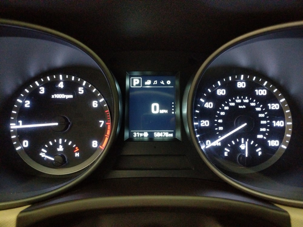 2017 Hyundai Santa Fe - Odometer Close Up