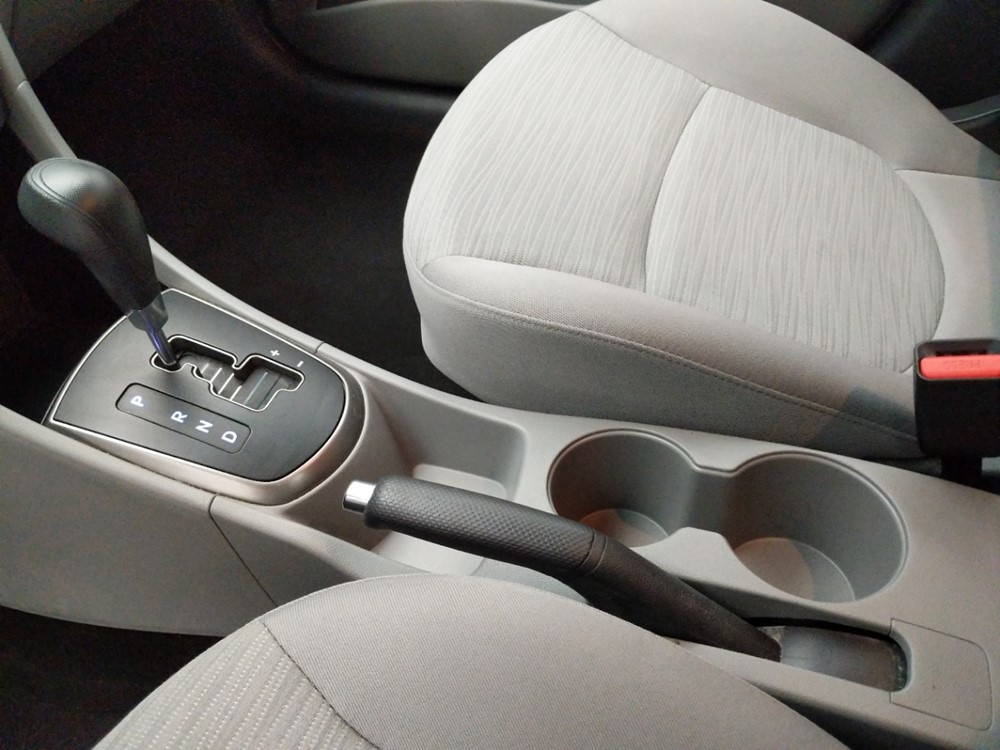 2017 Hyundai Accent - Center Console/Cup Holders