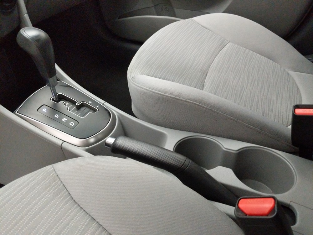 2017 Hyundai Accent - Center Console/Cup Holders