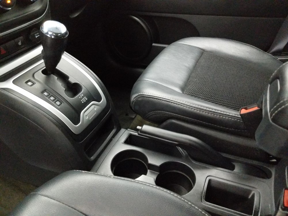 2016 Jeep Compass - Center Console/Cup Holders