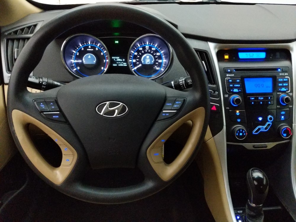 2011 Hyundai Sonata - Driver Dash