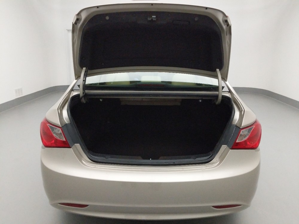 2011 Hyundai Sonata - Trunk