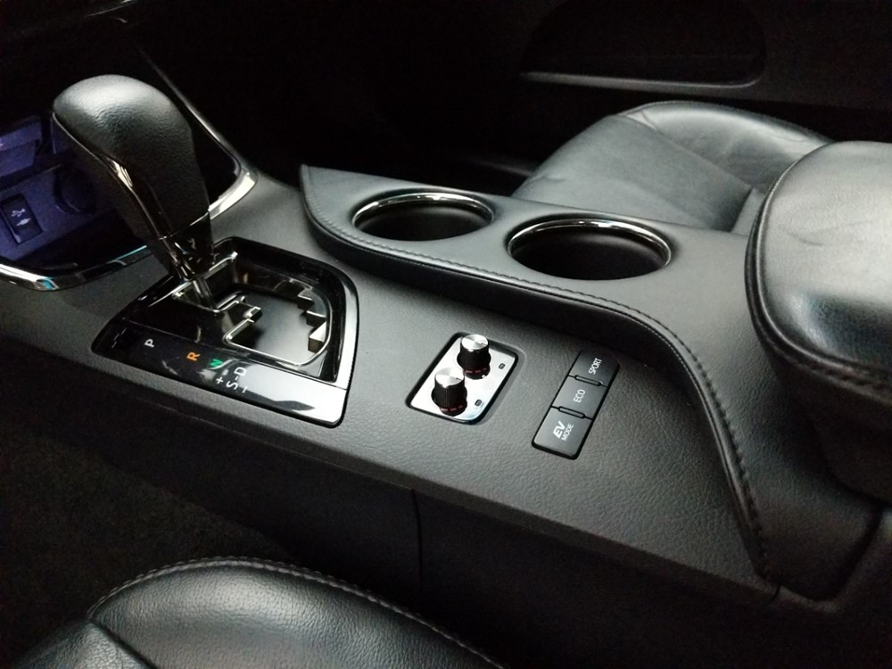 2013 Toyota Avalon - Center Console/Cup Holders