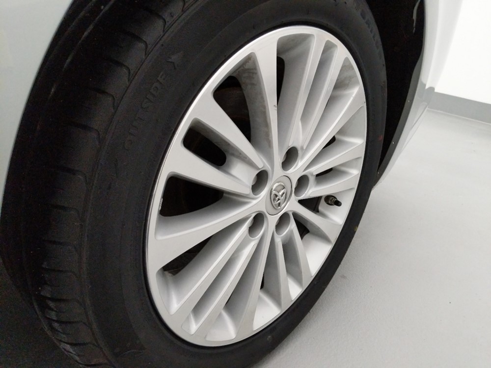 2013 Toyota Avalon - Wheel