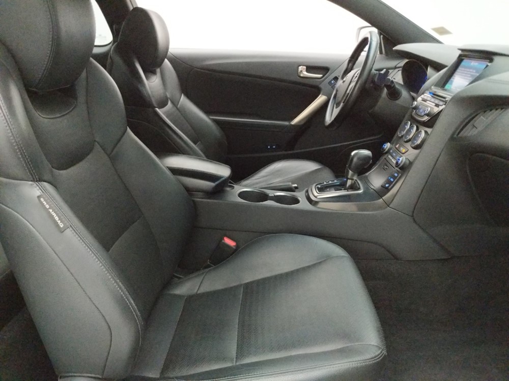 2013 Hyundai Genesis - Passenger Front Seat