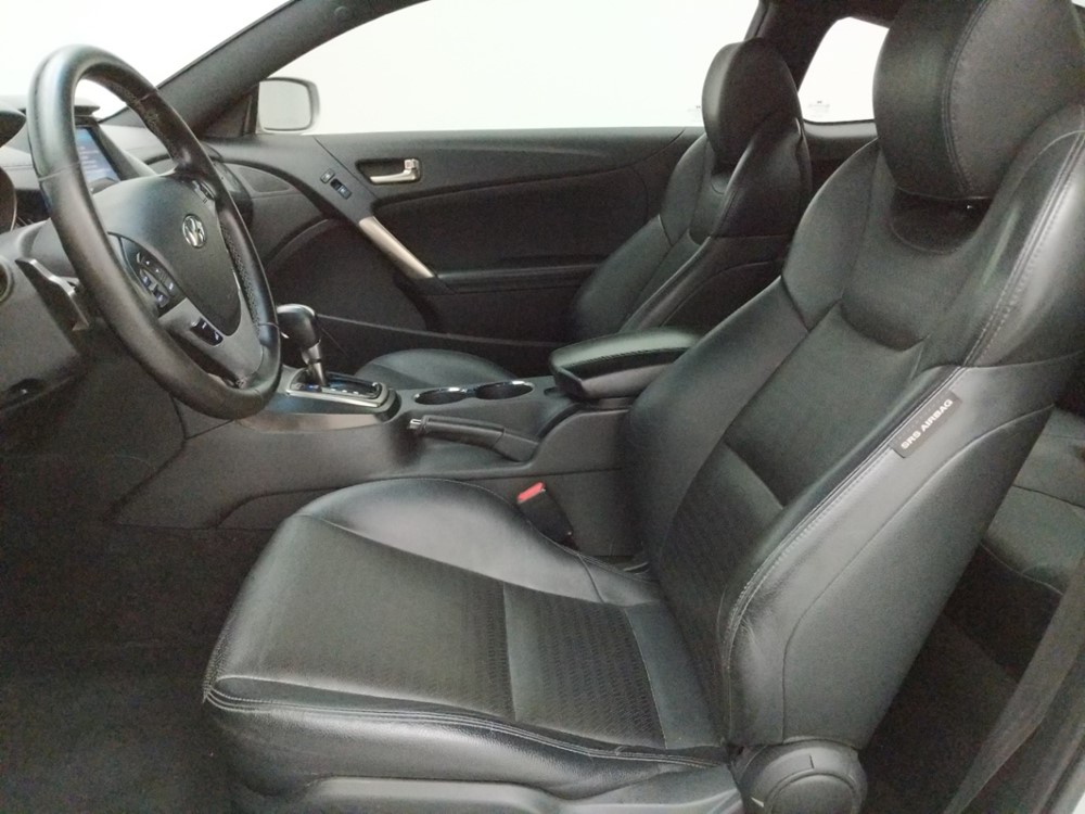 2013 Hyundai Genesis - Driver Front Seat