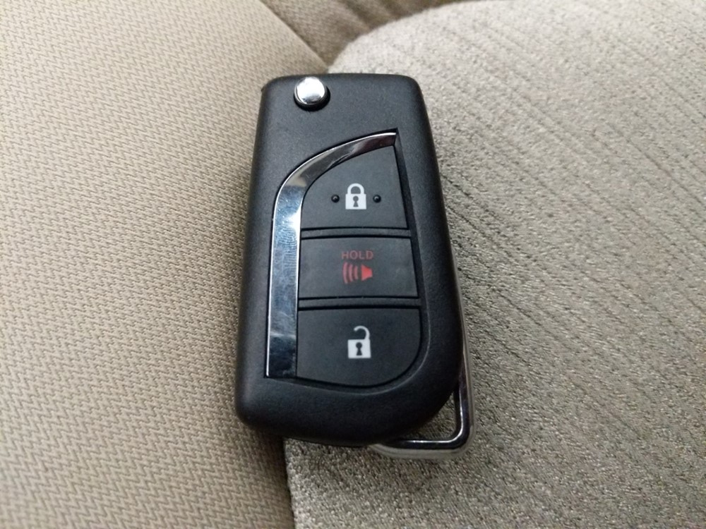 2018 Toyota Camry - Keys