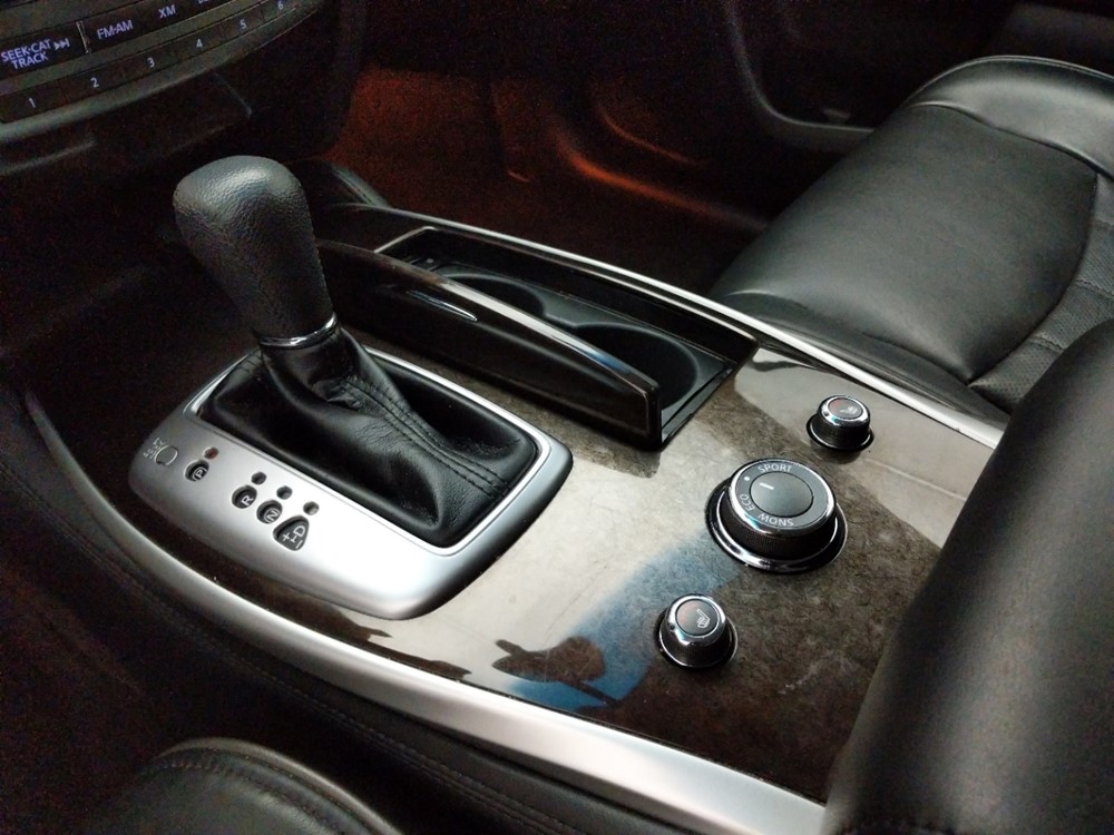 2015 INFINITI QX60 - Center Console/Cup Holders