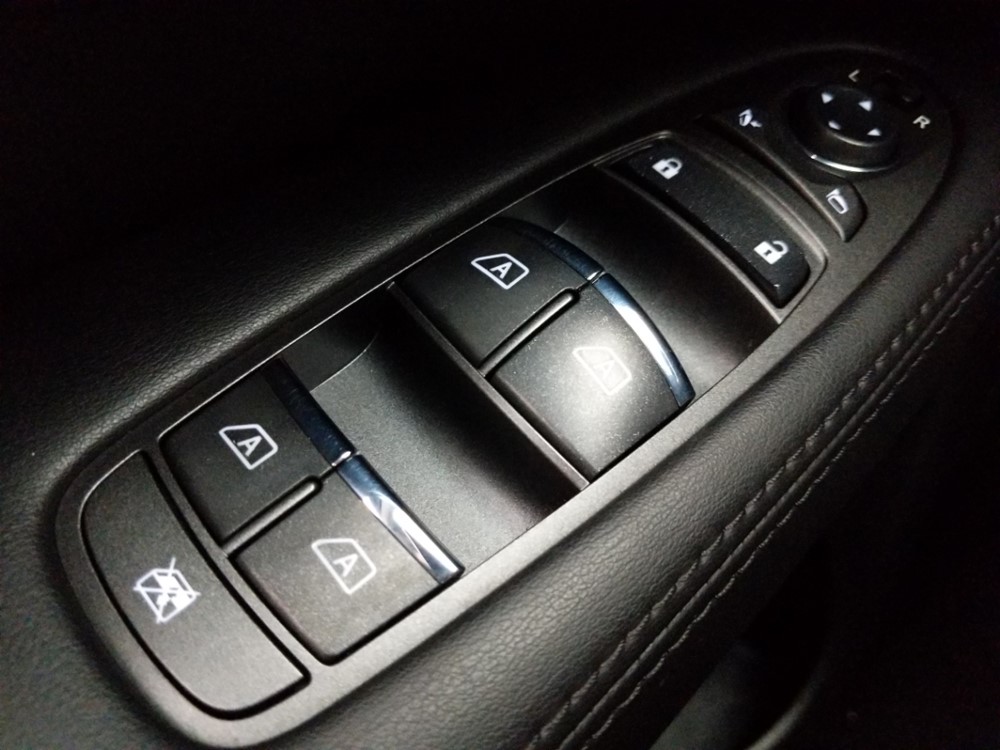 2015 INFINITI QX60 - Driver Power Windows/Lock Control