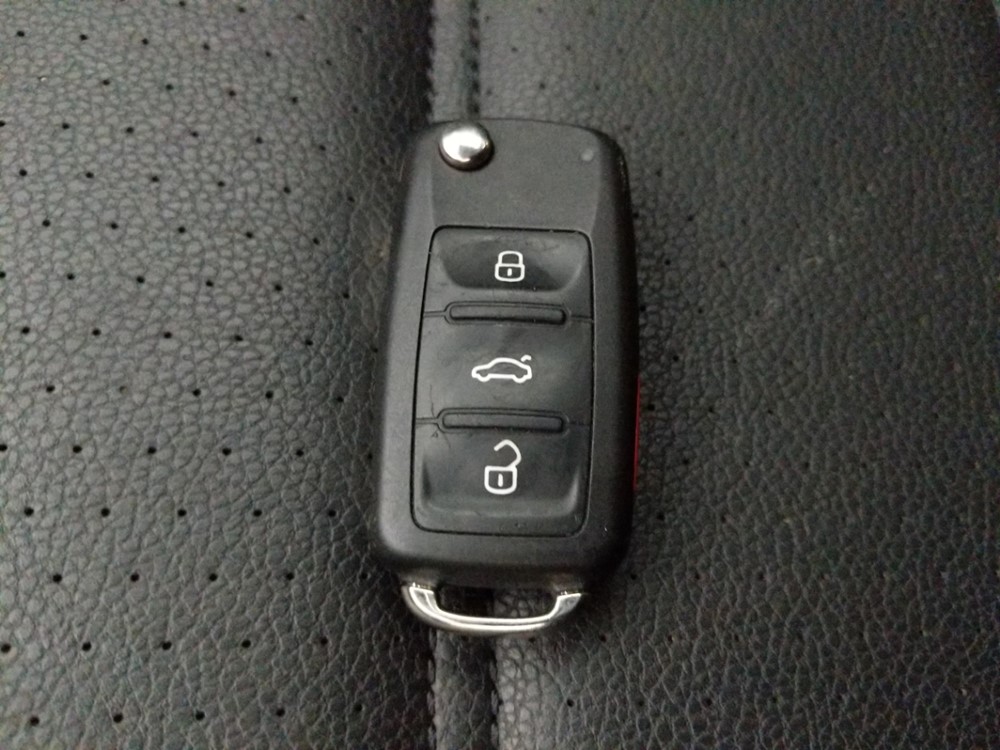 2018 Volkswagen Passat - Keys