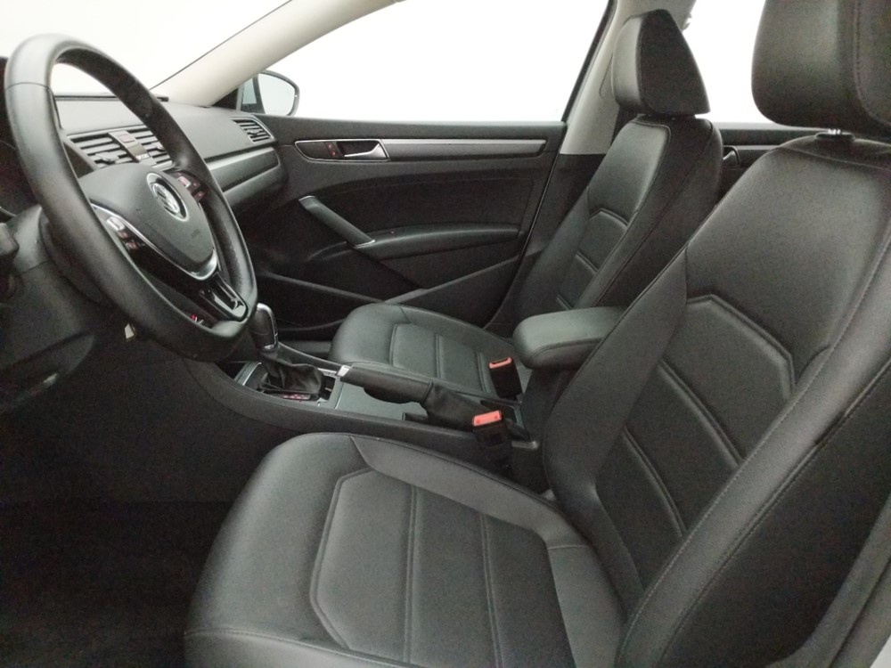 2018 Volkswagen Passat - Driver Front Seat