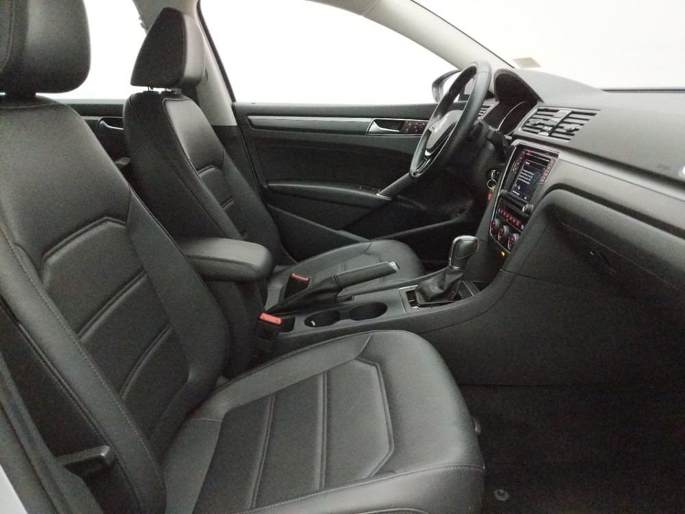 2018 Volkswagen Passat - Passenger Front Seat