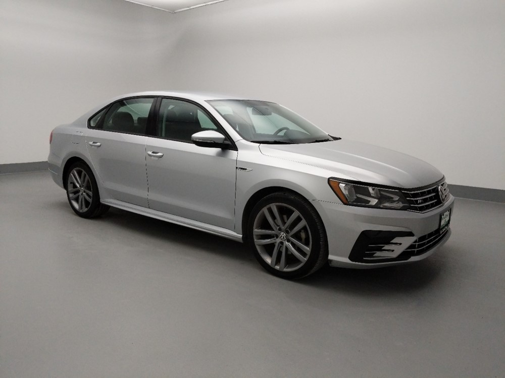 2018 Volkswagen Passat - Passenger Front Side
