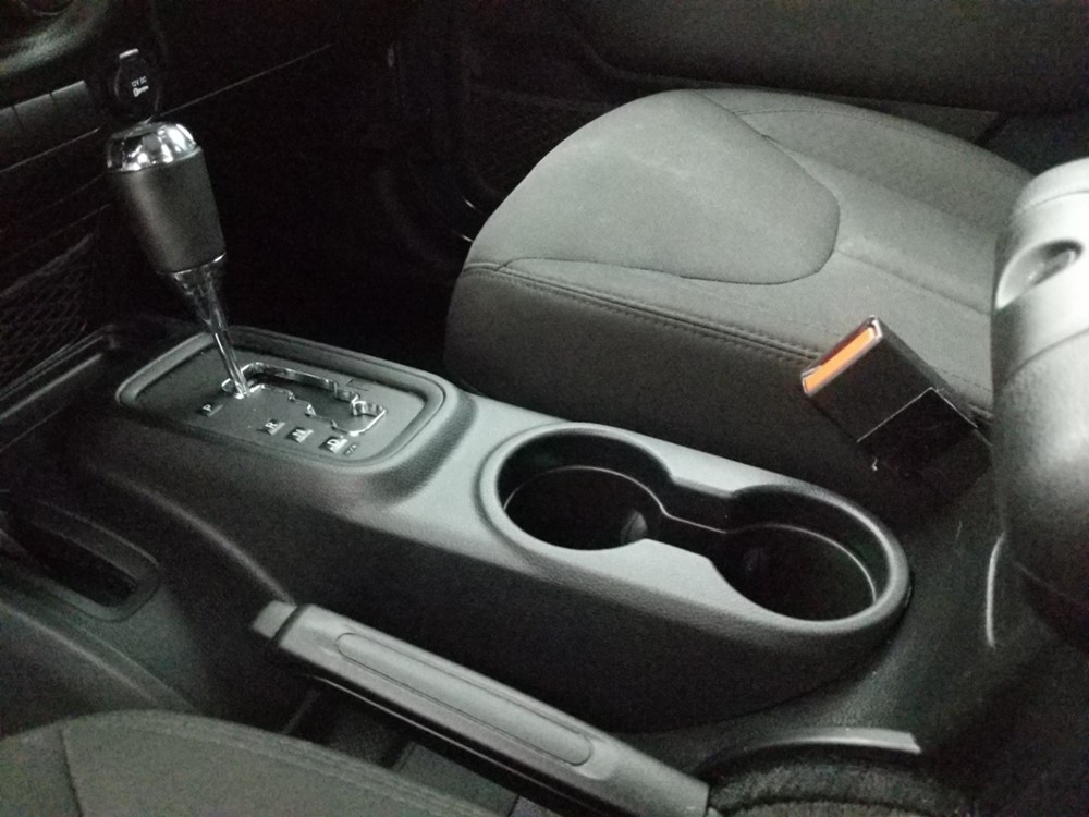 2016 Jeep Wrangler - Center Console/Cup Holders