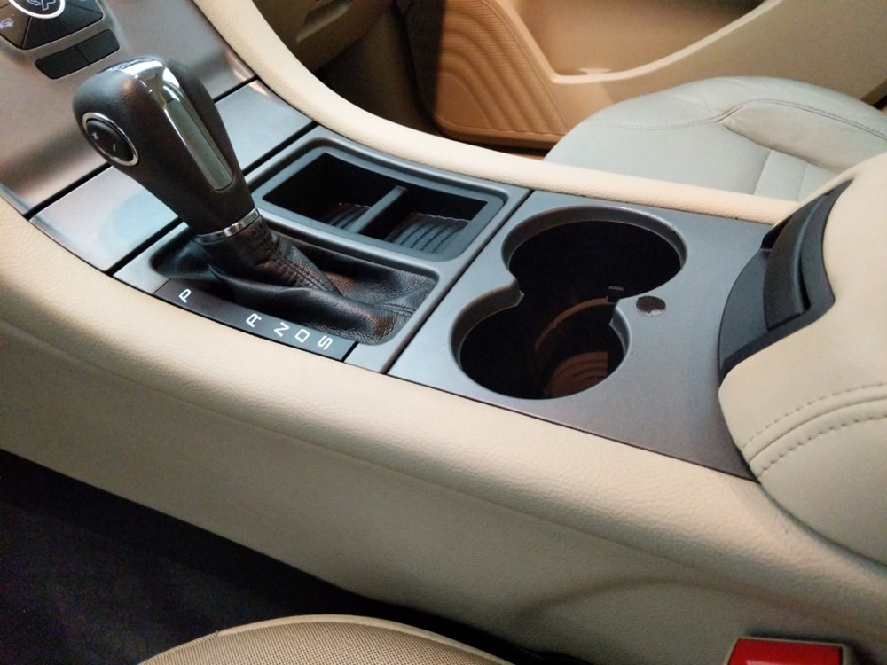 2014 Ford Taurus - Center Console/Cup Holders