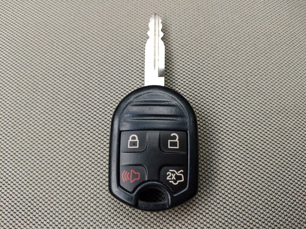 2014 Ford Taurus - Keys