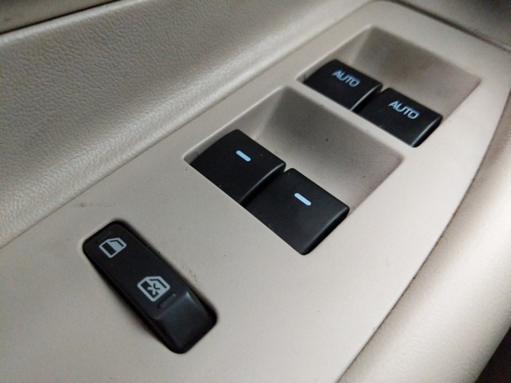 2010 Ford Taurus - Driver Power Windows/Lock Control