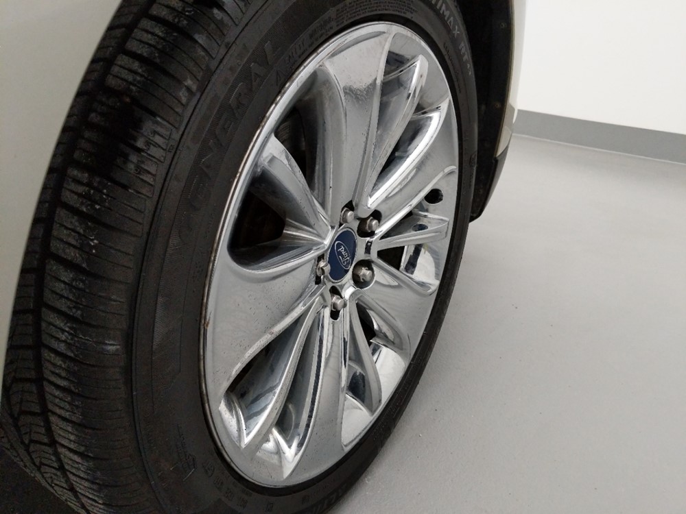 2010 Ford Taurus - Wheel