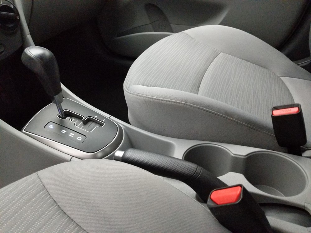 2017 Hyundai Accent - Center Console/Cup Holders