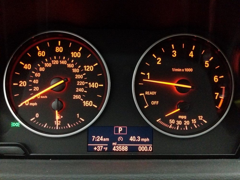 2016 BMW X1 - Odometer Close Up