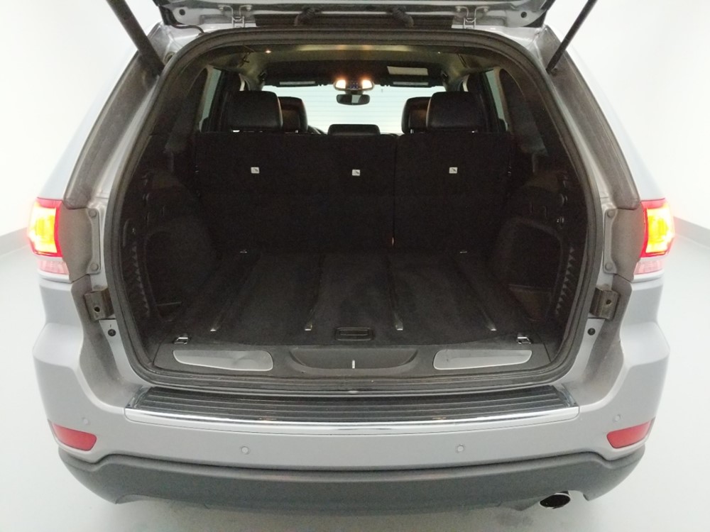2017 Jeep Grand Cherokee - Trunk