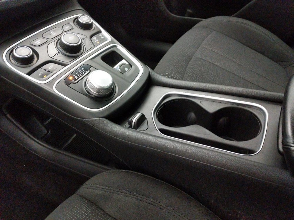 2015 Chrysler 200 - Center Console/Cup Holders