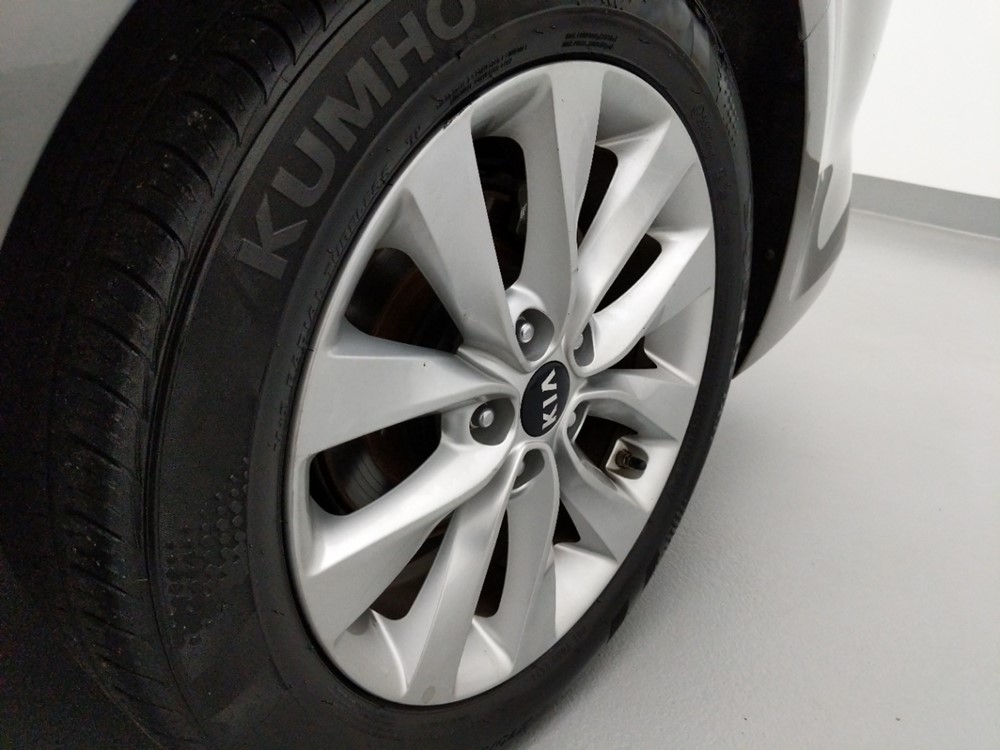 2017 Kia Optima - Wheel