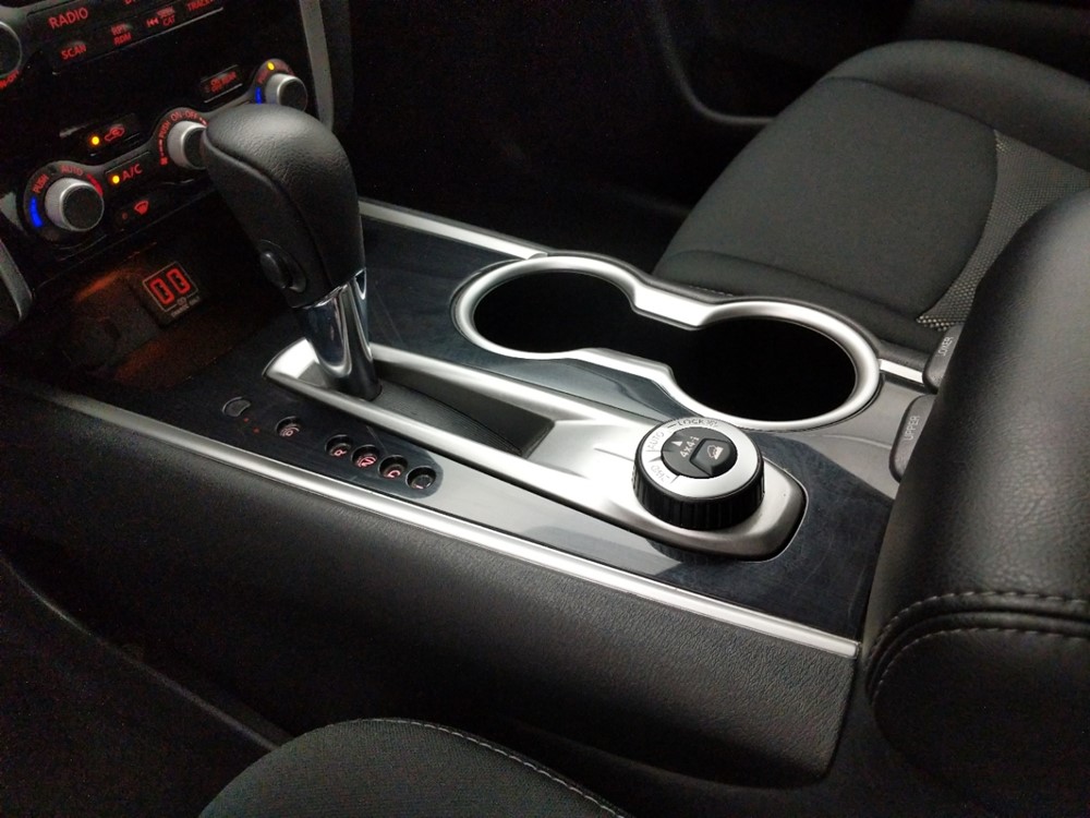 2018 Nissan Pathfinder - Center Console/Cup Holders