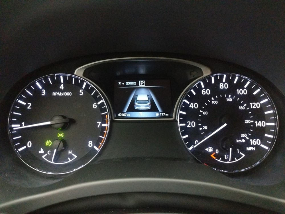 2018 Nissan Pathfinder - Odometer Close Up