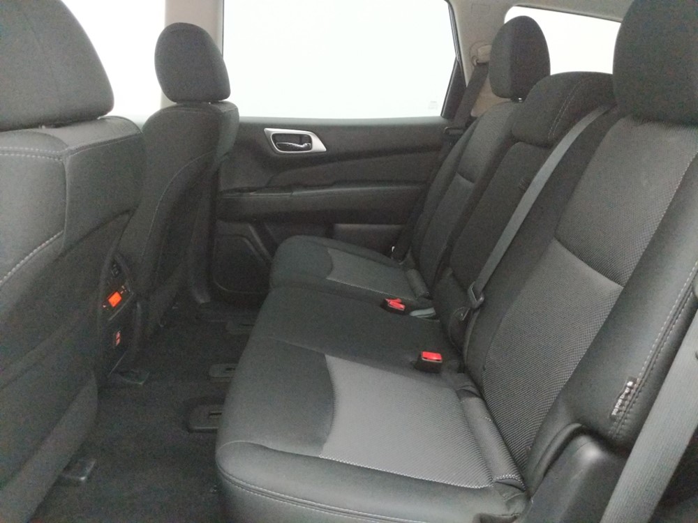 2018 Nissan Pathfinder - Driver Rear Seat