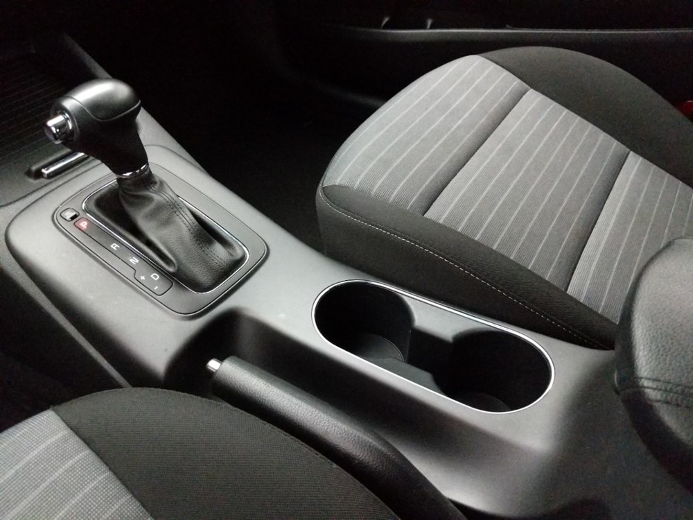 2016 Kia Forte - Center Console/Cup Holders