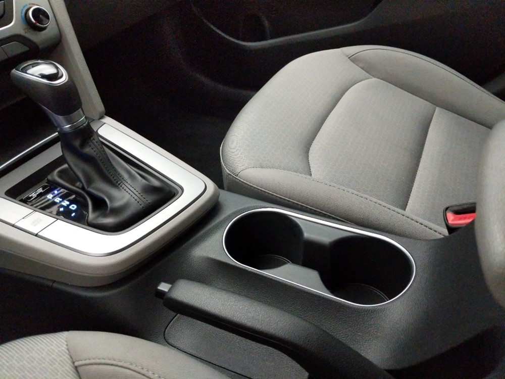 2017 Hyundai Elantra - Center Console/Cup Holders
