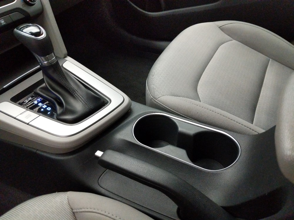 2018 Hyundai Elantra - Center Console/Cup Holders