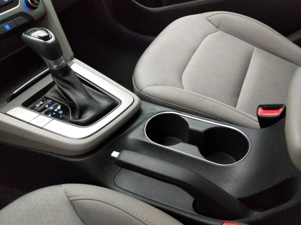 2018 Hyundai Elantra - Center Console/Cup Holders