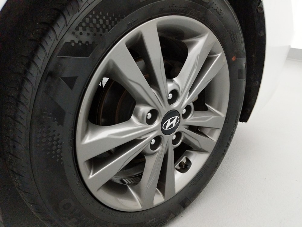 2018 Hyundai Elantra - Wheel