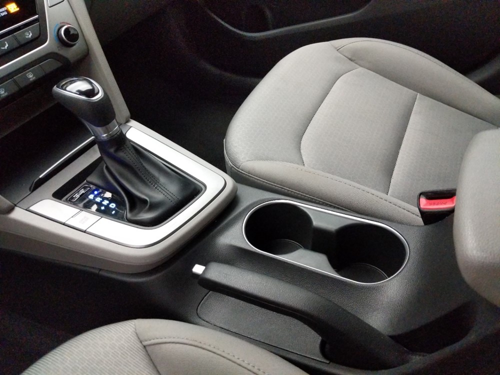 2018 Hyundai Elantra - Center Console/Cup Holders