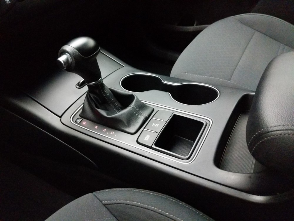 2018 Kia Sorento - Center Console/Cup Holders