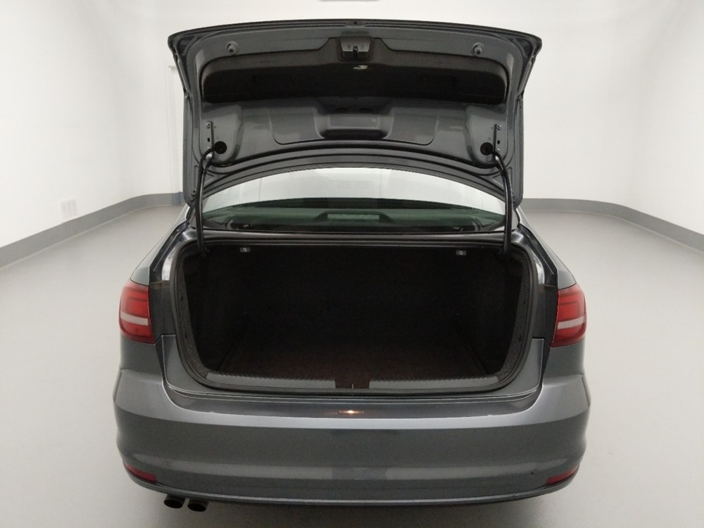 2016 Volkswagen Jetta - Trunk