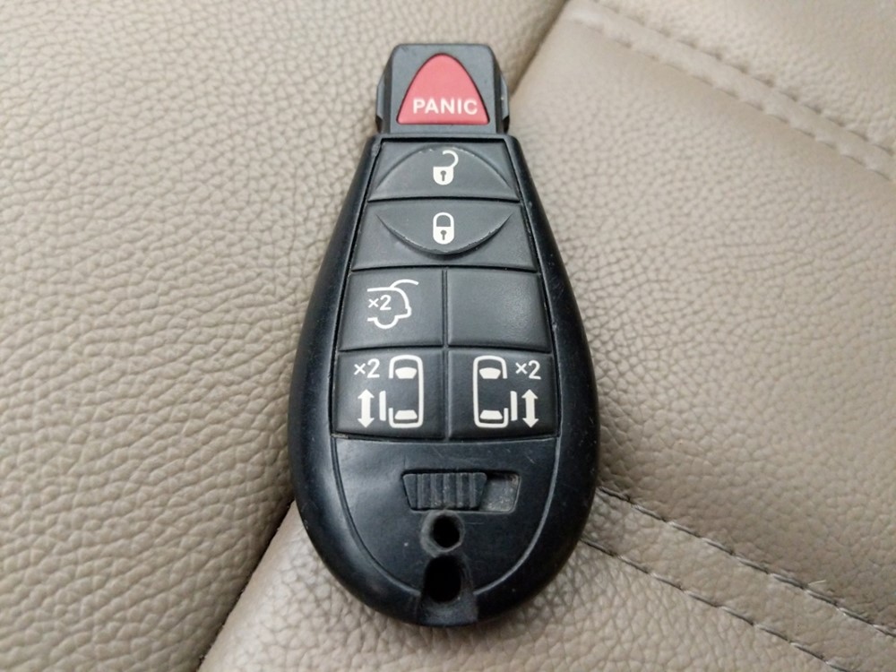 2013 Chrysler Town and Country - Keys