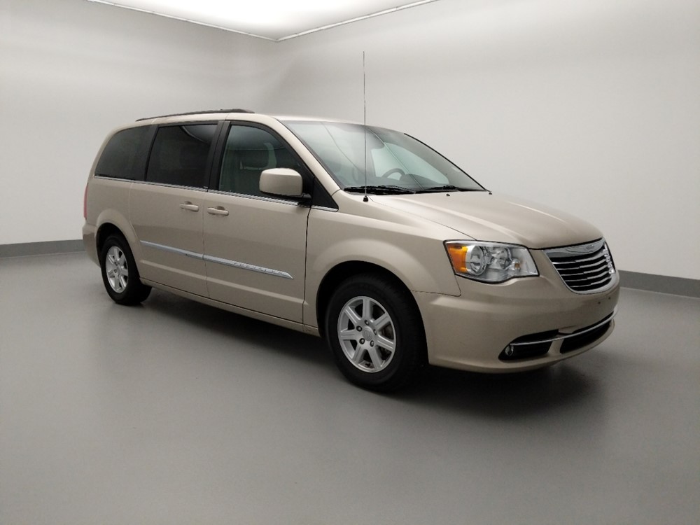 2013 Chrysler Town and Country - Passenger Front Side